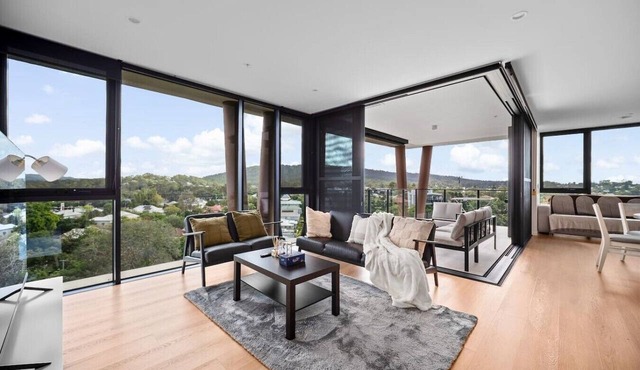 Sky-High Retreat view& Shopping at Your Doorstep