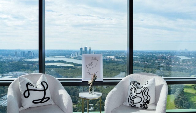 Skyline Retreat in Olympic Park | Views, Parking