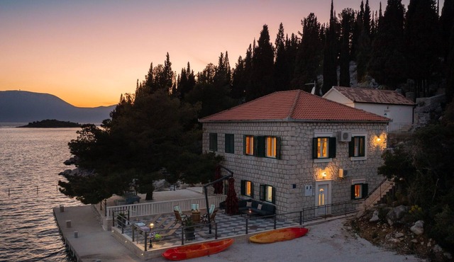 Sonnenaufgang an der Adria - Strandhaus by Interhome