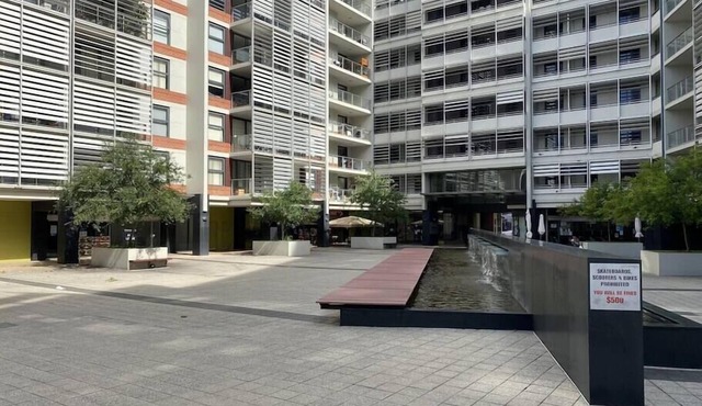 Spacious 1 bedroom apartment with internal parking, pool and gym