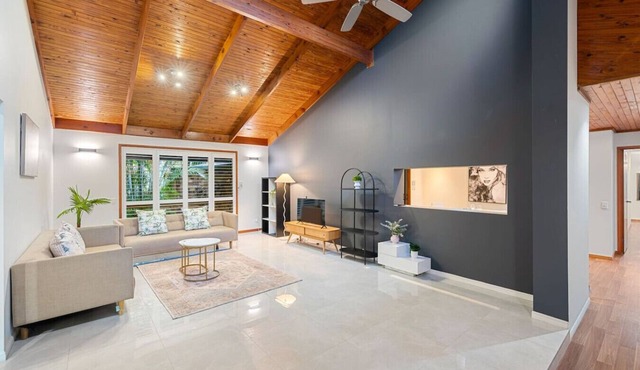 Spacious 5BR Pool Home｜BBQ & Outdoor Entertaining