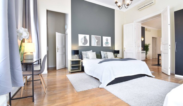 Spacious central 3 bedroom 3 bathroom
