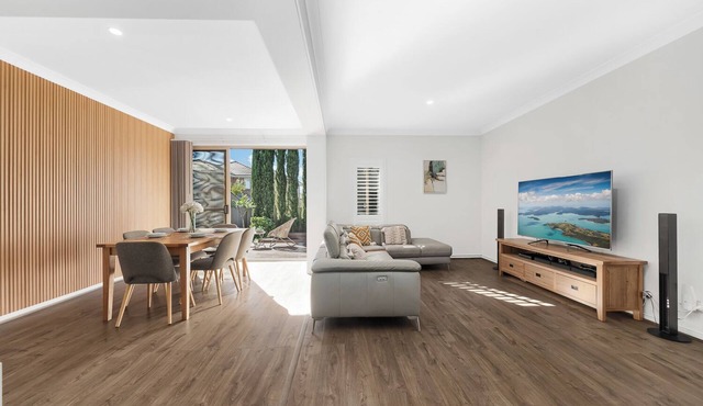 Spacious Modern 5BR House for family &work