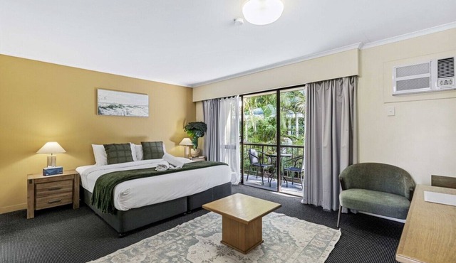 Spacious Room Ideal for Biz District & Access CBD