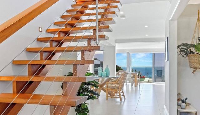 Spectacular Beachside Living, Sunrise Beach