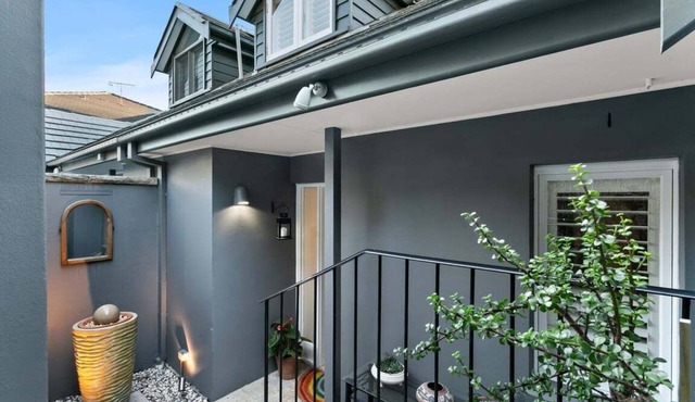 SPRU7 - Neutral Bay Sanctuary | Sunlit Home