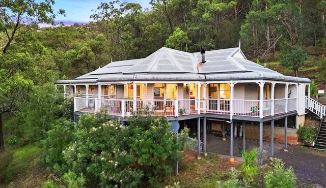 St Albans Homestead - a cozy farmhouse in the heart of St Albans Village
