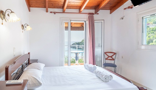 Studio Apartment 'Alex Bar Apartment 12' with Sea View, Wi-Fi and Air Conditioning in Parga