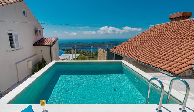 Stunning apartment in Dubravica
