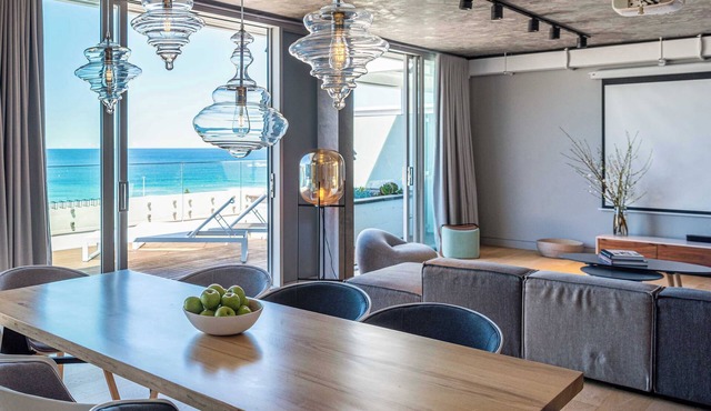 Stunning Penthouse with uninterrupted ocean views