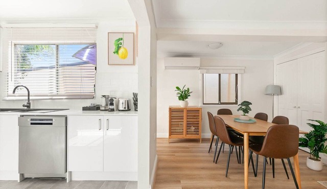 Stylish 2-Bed House in Leichhardt
