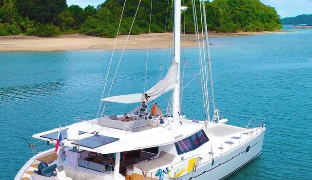 Sun-Kissed Sailing Adventure in San Blas Islands