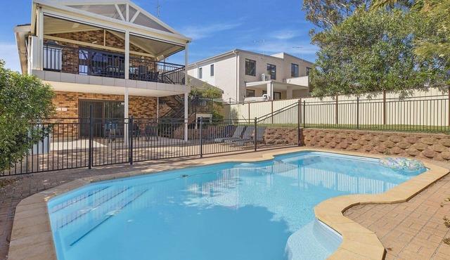 SUNSET ON VIEW - COASTAL SETTING WITH POOL