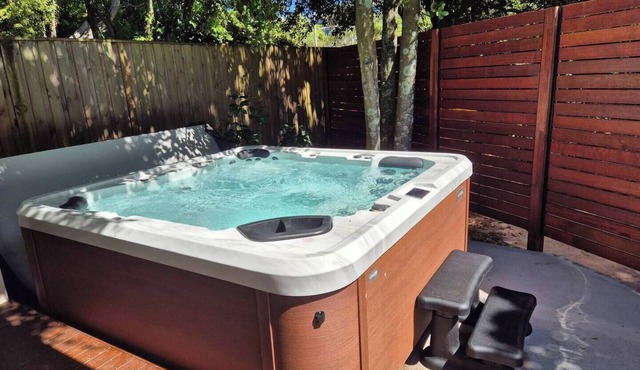 THE COTTAGE - Just Listed - North Avoca Beachfront with heated spa!