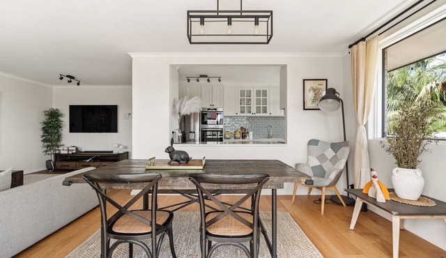 The Crows Nest Retreat - perfect for six people!