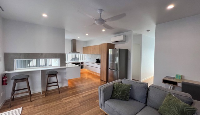The Lite House for Living Like A Local