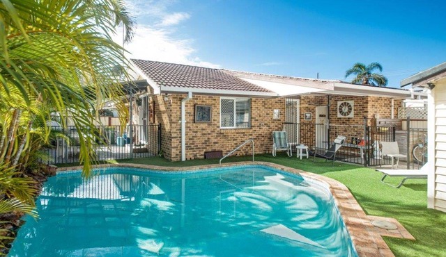 The Manning Pool House