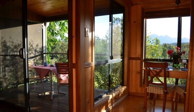 Tuckeroo Cottages & Gardens
