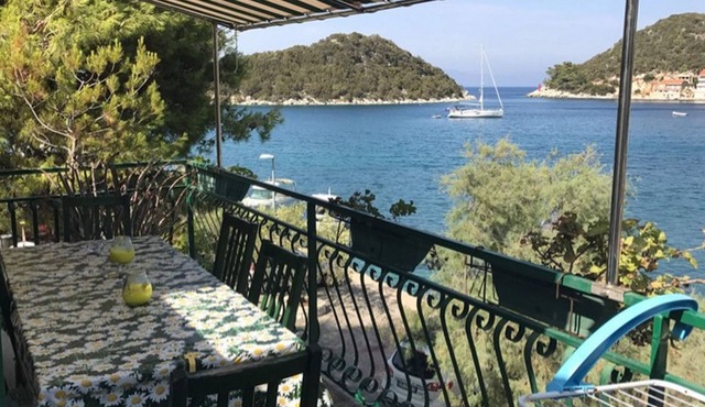 Two bedroom apartment with terrace and sea view Zaklopatica, Lastovo (A-13214-c)