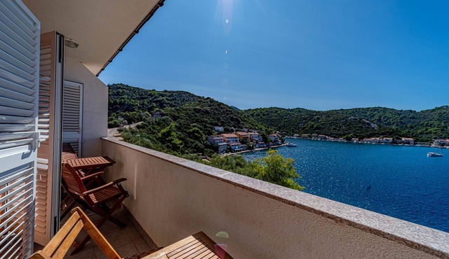 Two bedroom apartment with balcony and sea view Zaklopatica, Lastovo (A-12452-b)