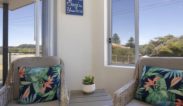 UMINA BEACH OCEAN VIEW - WATERFRONT UMINA BEACH