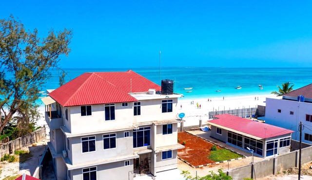 Uroa Beach Apartment Wake Up to the Indian Ocean