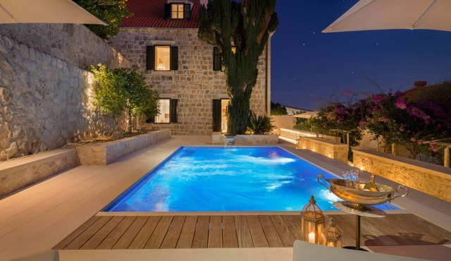 Villa Agatha - Four Bedroom Villa, Sleeps 8