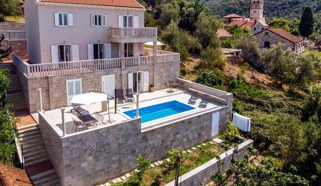 Villa Kelly - Seven Bedroom Villa, Sleeps 14