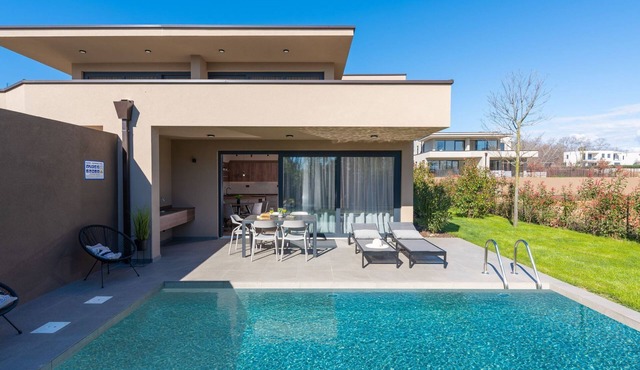 Villa Querchus Apartment 9 with private Pool by Interhome in Novigrad (Istra)
