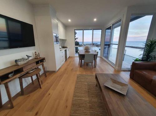 Wake up to the ocean at LegaSea