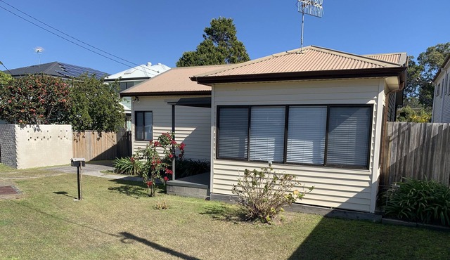 Wamberal Beach Cottage on Ocean View Drive