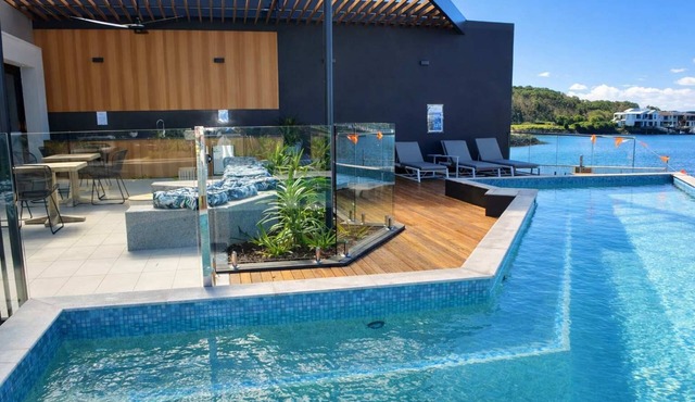 Waterview Hope Island House