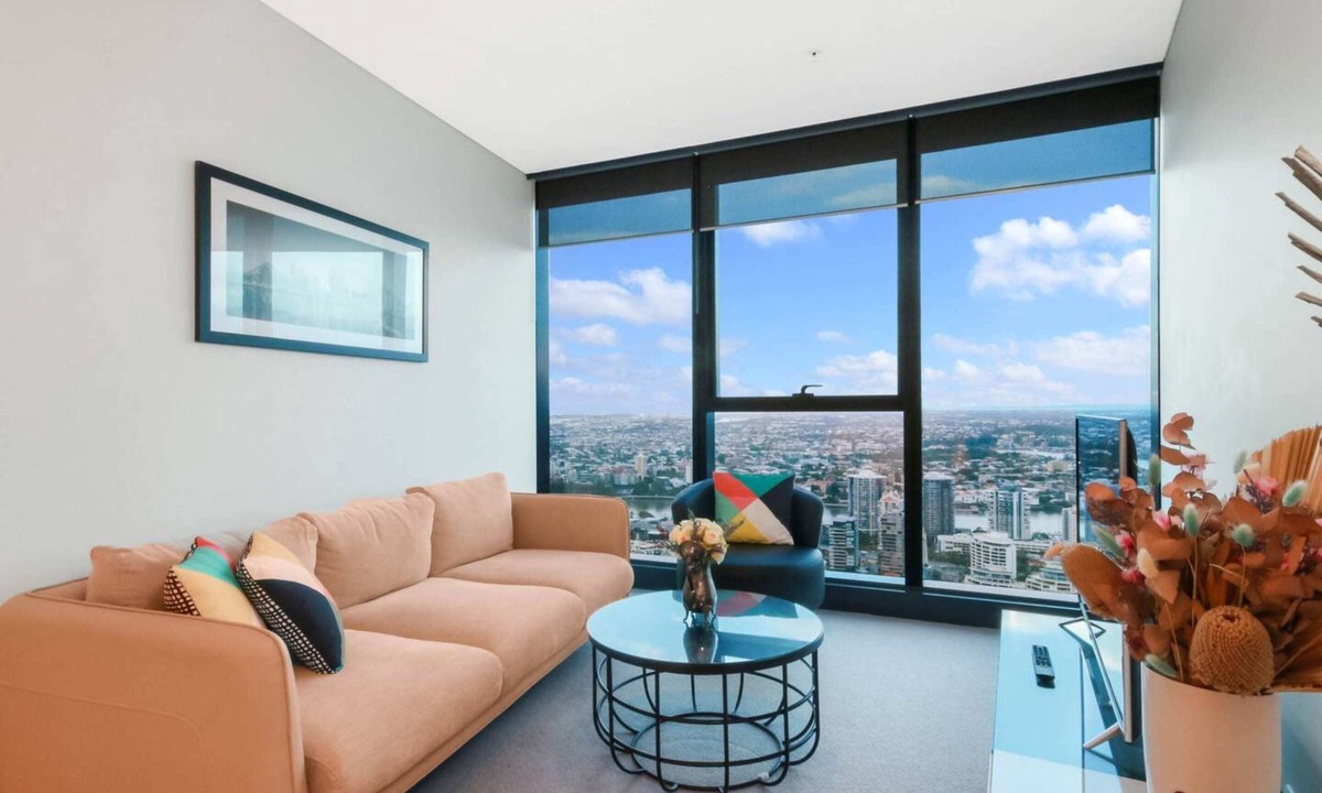 Kangaroo Point Apartment | Luxury 1 Bedroom Retreat in Brisbane City With Pool and gym