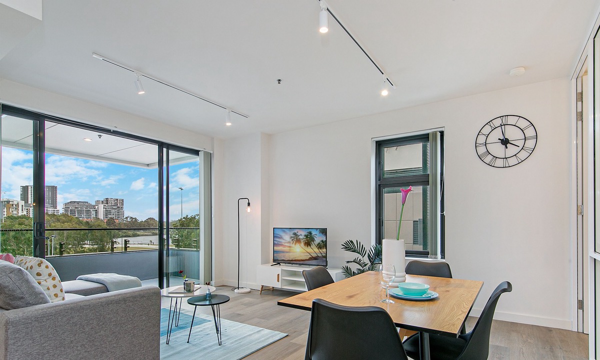 Wolli Creek Apartment | Kozyguru | Cozy Comfy APT Near Sydney Airport & CBD