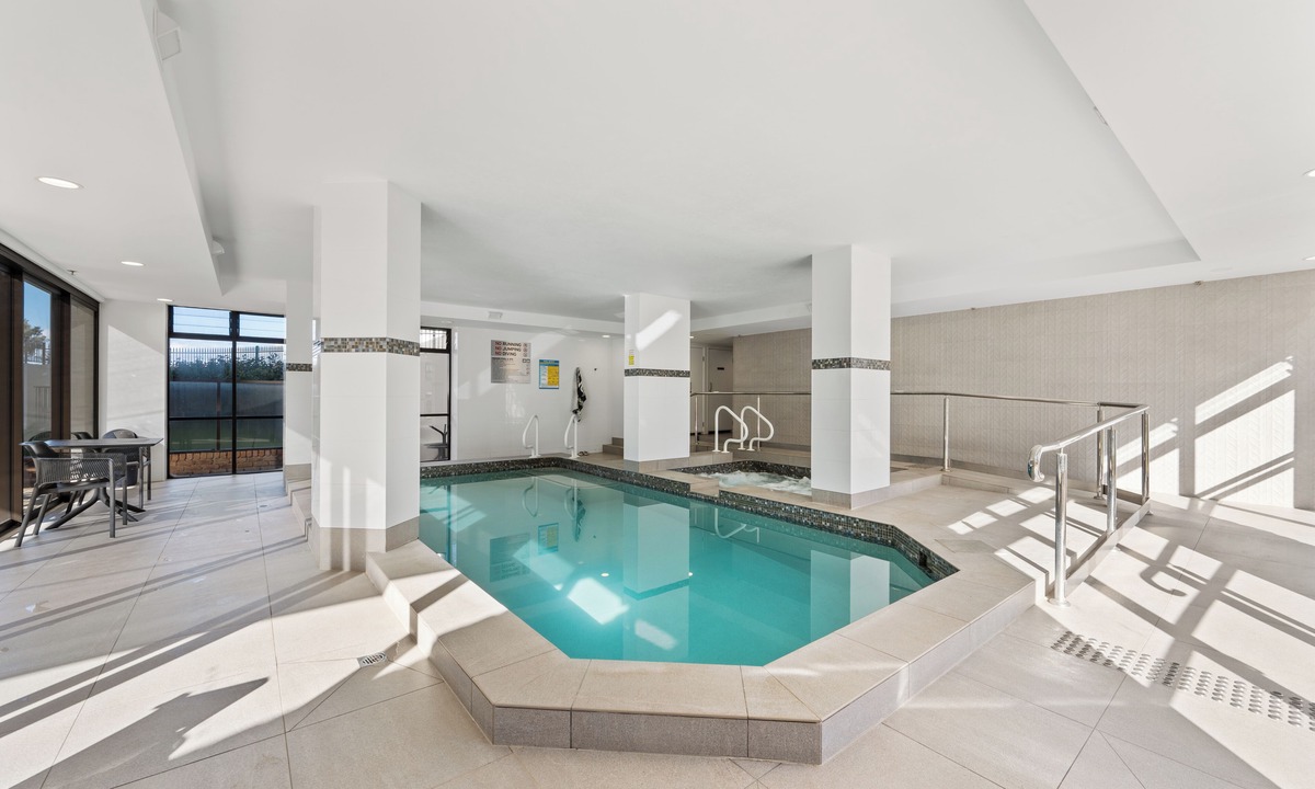Surfers Paradise Apartment | Lvl 30 - 2BRM Ocean Outlook Retreat