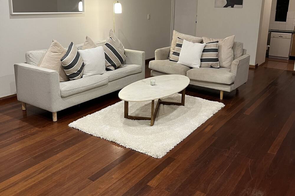 Alexandria House | Queen Room At Sydney City Stays