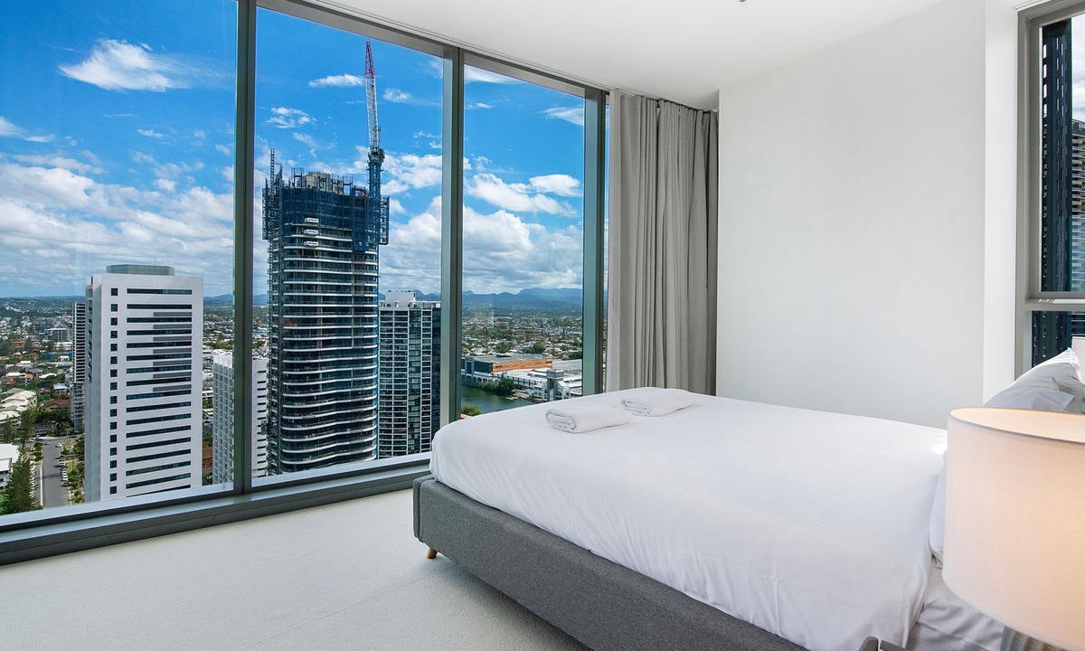Broadbeach Apartment | Signature Broadbeach Ocean Views Apartment - CoastHM