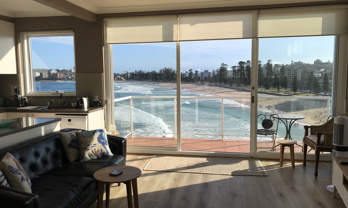 Queenscliff Apartment | Waterfront apartment with stunning views over Manly beach