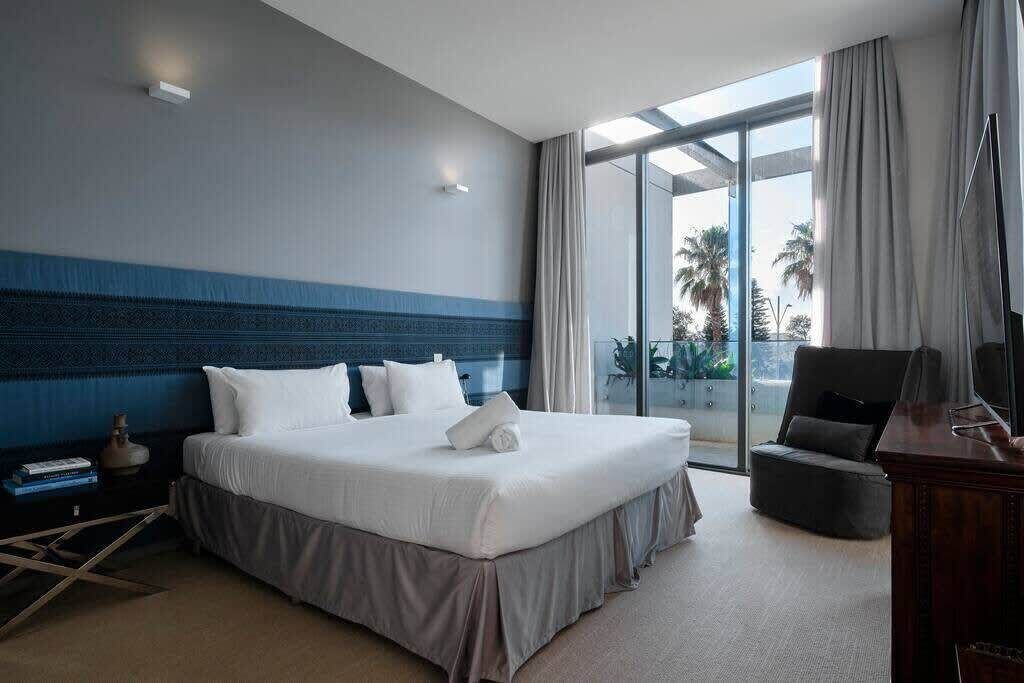 Bondi Beach Apartment | Bondi Luxury Apartment with Views and Parking