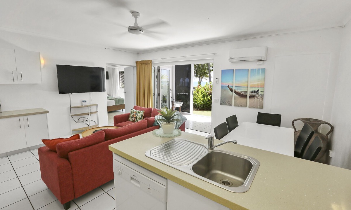 Clifton Beach Apartment | Two-Bedroom Apartment Right In Front Of The Beach!