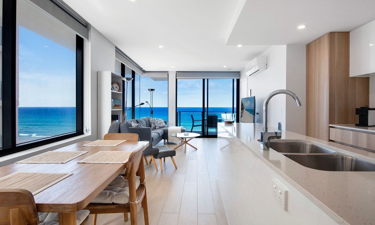 Palm Beach Apartment | Ocean Views Apartment with Rooftop Pool - CoastHM