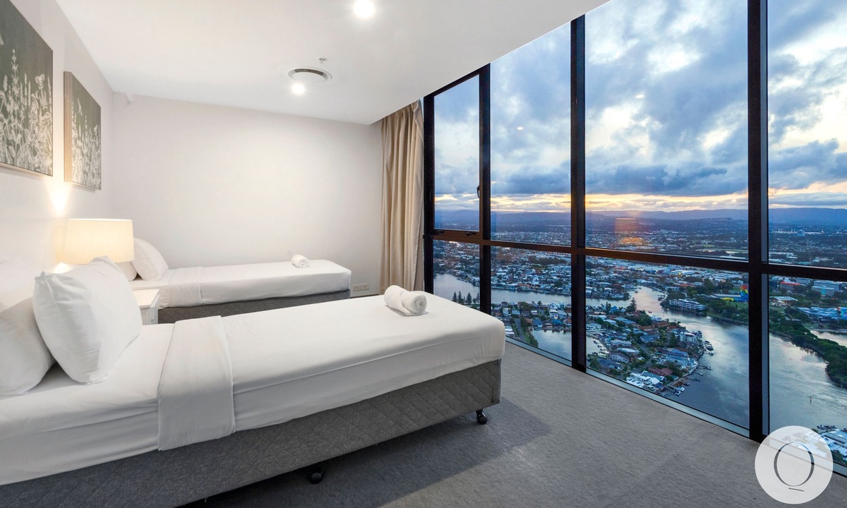 Surfers Paradise Apartment | Circle on Cavill– 5 Bed Family Sub Penthouse Ocean