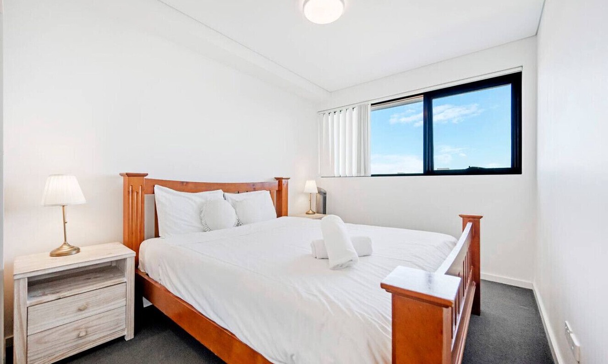 Homebush Condo | Modern Retreat near DFO and Sydney Olympic Park