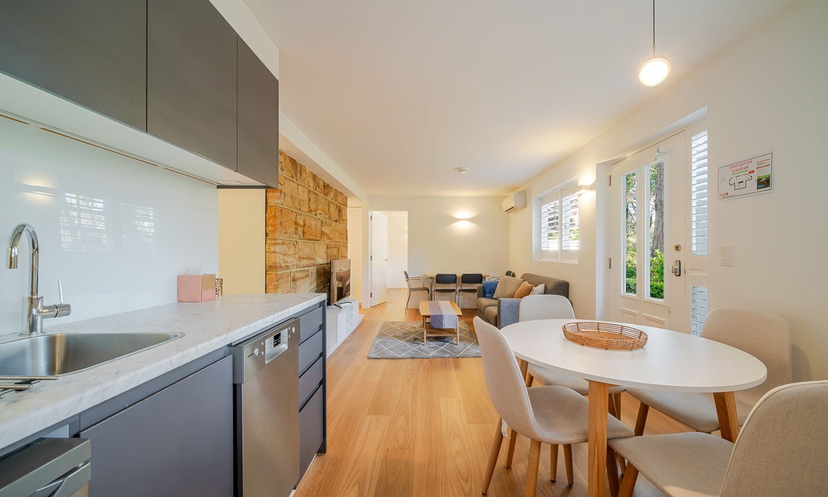 Greenwich Apartment | Greenwich Treasure - Moments from RNSH St Leonards