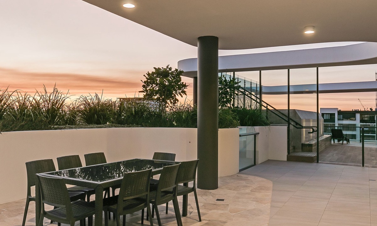 Palm Beach Apartment | Village 305 - Palm Beach Luxury - 3 Night Stays - Linen Provided!