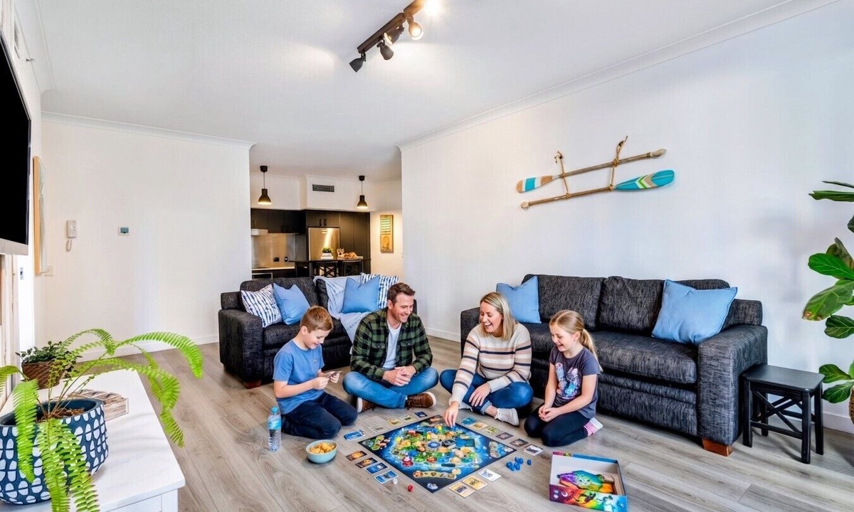 Surfers Paradise Apartment | `Family Beach Getaway` by Inn Paradise