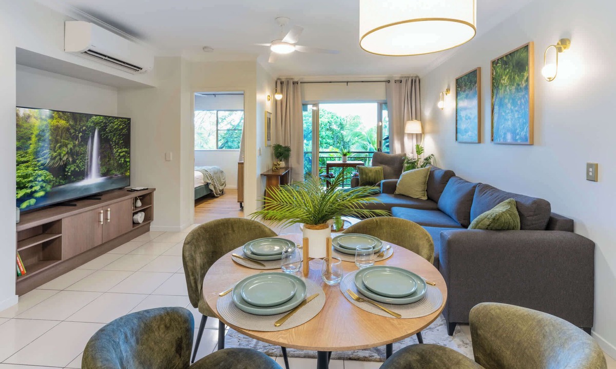 Westcourt Apartment | Top-Floor Apartment w/Leafy Balcony & 9 Pools