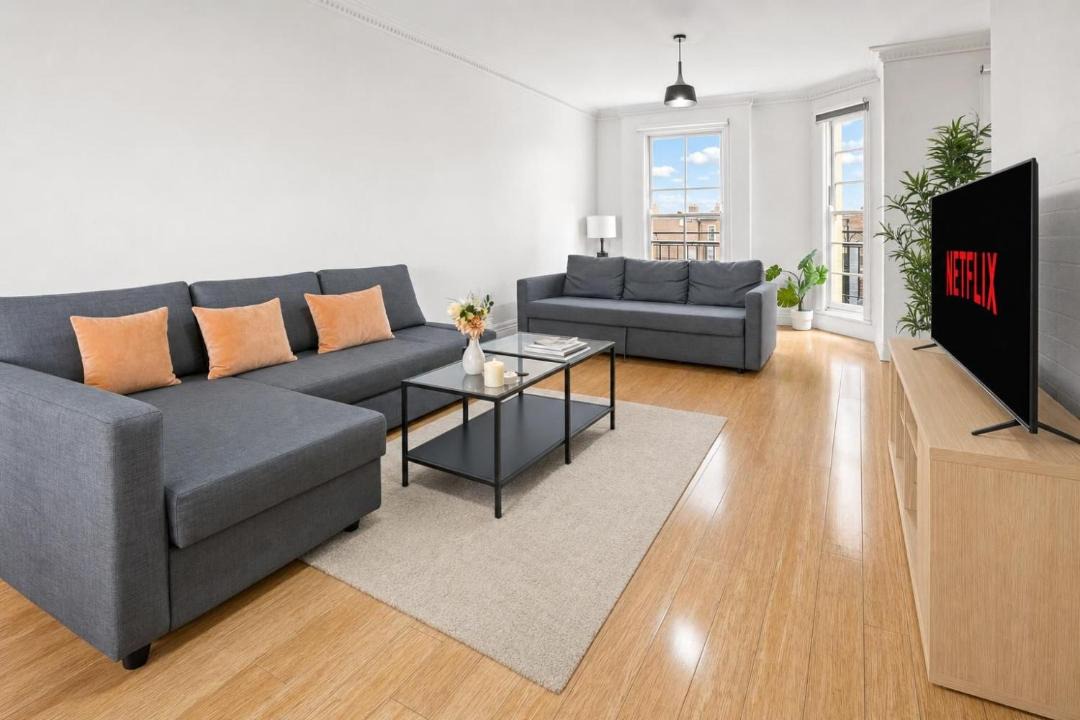 Ultimo Apartment | 3-Bedroom House in Ultimo Good for 10 Guests