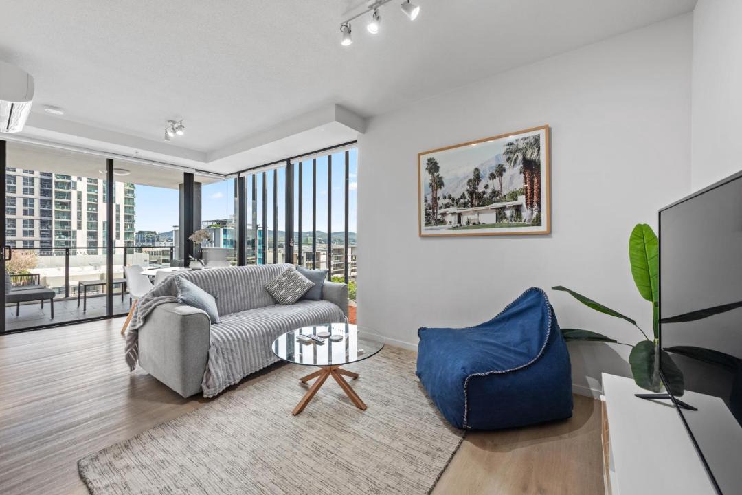 South Brisbane Apartment | Spacious 2BR Apt on Fish Lane with Pool and Parking!