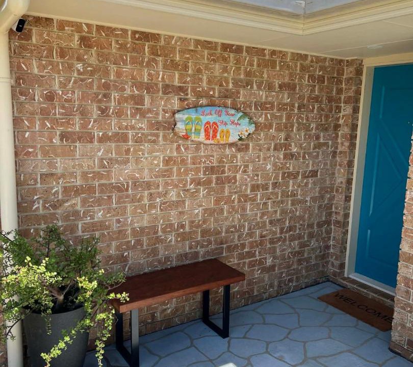Pialba House | Family & Pet Friendly Coastal Parkside Stay